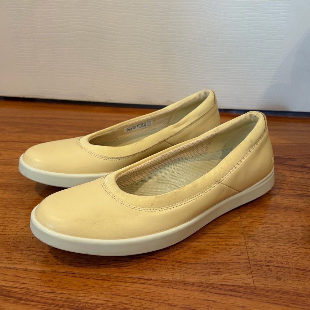 ECCO Women's Cream Slip-On Shoes